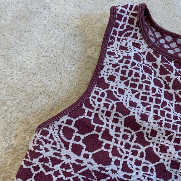 Fabletics Veranda Seamless Cropped Tank - Picture 6 of 14